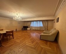 Satılır Köhnə Tikili 28 May m., Nəsimi r.