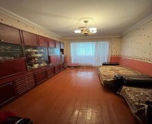 Satılır Köhnə Tikili Azadlıq m., 8-ci mikrorayon, Binəqədi r.