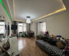 Satılır Yeni Tikili Azadlıq m., 8-ci mikrorayon, Binəqədi r.