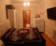 Satılır Köhnə Tikili Azadlıq m., 8-ci mikrorayon, Binəqədi r.