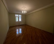 Satılır Yeni Tikili 8-ci mikrorayon, Binəqədi r.