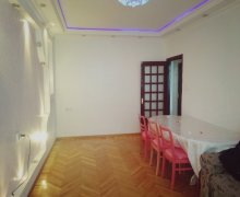 Satılır Köhnə Tikili Elmlər akademiyası m., Yasamal r.