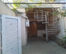 250 azn aylıq kiraye evler/villa Xətai r.