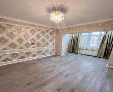 Satılır Köhnə Tikili Azadlıq m., 8-ci mikrorayon, Binəqədi r.