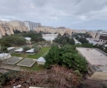 Satılır Köhnə Tikili Memar Əcəmi m., 9-cu mikrorayon, Binəqədi r.