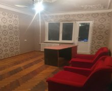 Satılır Köhnə Tikili Azadlıq m., 8-ci mikrorayon, Binəqədi r.