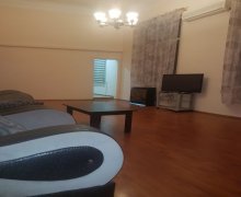 iceri seherde evlerin qiymeti İçərişəhər m., Səbail r.