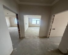 Satılır Yeni Tikili İnşaatçılar m., Yeni Yasamal qəs., Yasamal r.