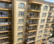Satılır Yeni Tikili Azadlıq m., 8-ci mikrorayon, Binəqədi r.