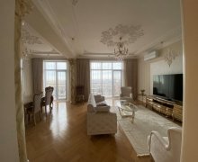 Satılır Yeni Tikili Elmlər akademiyası m., Yasamal r.