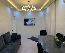 Satılır Köhnə Tikili Azadlıq m., 8-ci mikrorayon, Binəqədi r.