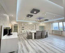 Satılır Köhnə Tikili İnşaatçılar m., Yasamal r.