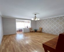 Satılır Köhnə Tikili Azadlıq m., 7-ci mikrorayon, Binəqədi r.