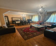 Satılır Köhnə Tikili Azadlıq m., 8-ci mikrorayon, Binəqədi r. Satılır Köhnə Tikili Azadlıq m., 8-ci mikrorayon, Binəqədi r.