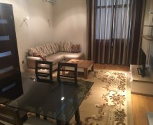 Satılır Yeni Tikili Elmlər akademiyası m., Yasamal r.