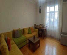 Satılır Yeni Tikili Memar Əcəmi m., 1-ci mikrorayon, Nəsimi r.