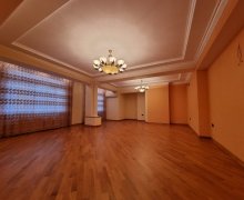 Satılır Köhnə Tikili Nizami m., Yasamal r.