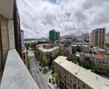 Satılır Yeni Tikili Elmlər akademiyası m., Yasamal qəs., Yasamal r.