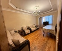 Satılır Köhnə Tikili Azadlıq m., 7-ci mikrorayon, Binəqədi r.