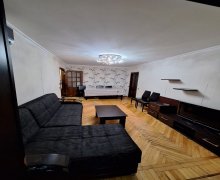 Satılır Köhnə Tikili Elmlər akademiyası m., Yasamal r. Satılır Köhnə Tikili Elmlər akademiyası m., Yasamal r.