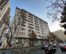 Satılır Köhnə Tikili Elmlər akademiyası m., Yasamal r. Satılır Köhnə Tikili Elmlər akademiyası m., Yasamal r.