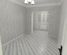 Satılır Köhnə Tikili Azadlıq m., 8-ci mikrorayon, Binəqədi r.