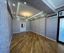 Satılır Yeni Tikili Azadlıq m., 8-ci mikrorayon, Binəqədi r.