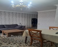 Satılır Köhnə Tikili Azadlıq m., Rəsulzadə qəs., Binəqədi r. Satılır Köhnə Tikili Azadlıq m., Rəsulzadə qəs., Binəqədi r.