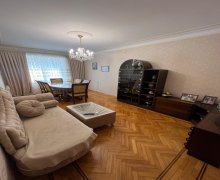 Satılır Köhnə Tikili Elmlər akademiyası m., Yasamal r.