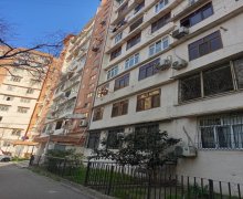 Satılır Köhnə Tikili Neftçilər m., 8-ci kilometr, Nizami r. Satılır Köhnə Tikili Neftçilər m., 8-ci kilometr, Nizami r.