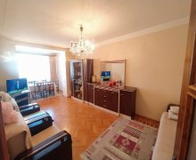 Satılır Köhnə Tikili Elmlər akademiyası m., Yasamal qəs., Yasamal r.