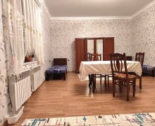 Kirayə (aylıq) Həyət evi/villa İnşaatçılar m., Yasamal r. Kirayə (aylıq) Həyət evi/villa İnşaatçılar m., Yasamal r.