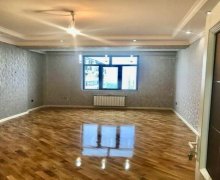 Satılır Yeni Tikili Azadlıq m., 8-ci mikrorayon, Binəqədi r.