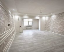 Satılır Köhnə Tikili Azadlıq m., 8-ci mikrorayon, Binəqədi r.