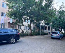 Satılır Köhnə Tikili Azadlıq m., Binəqədi r. Satılır Köhnə Tikili Azadlıq m., Binəqədi r.