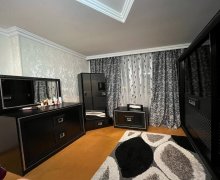 Satılır Köhnə Tikili Xalqlar dostluğu m., Xətai r.