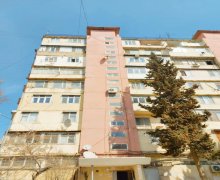 Satılır Köhnə Tikili Azadlıq m., 8-ci mikrorayon, Binəqədi r.
