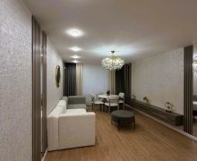 Satılır Köhnə Tikili Elmlər akademiyası m., Yasamal r.