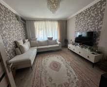 Satılır Köhnə Tikili İnşaatçılar m., Yasamal qəs., Yasamal r.