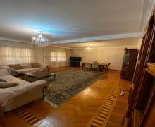 Satılır Köhnə Tikili Azadlıq m., 8-ci mikrorayon, Binəqədi r.