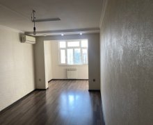 Satılır Köhnə Tikili Nizami r.