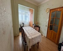 Satılır Köhnə Tikili Əhmədli m., Köhnə Günəşli qəs., Xətai r.