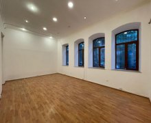 Satılır Ofis İçərişəhər m., Səbail r.