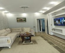 Satılır Yeni Tikili Azadlıq m., 8-ci mikrorayon, Binəqədi r.