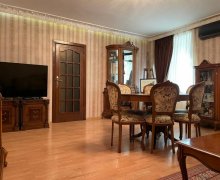 Satılır Köhnə Tikili Nizami m., Yasamal r.