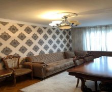 Satılır Köhnə Tikili Memar Əcəmi m., 9-cu mikrorayon, Binəqədi r.