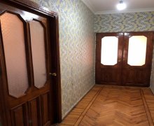 Satılır Köhnə Tikili Memar Əcəmi m., 9-cu mikrorayon, Binəqədi r.