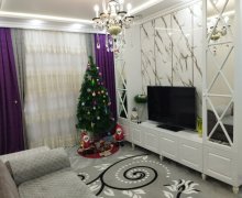 bakida Köhnə Tikili Azadlıq m., 8-ci mikrorayon, Ayna Sultanova heykəli, Binəqədi r.