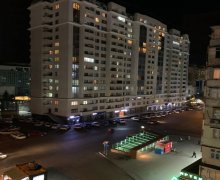 Satılır Köhnə Tikili Azadlıq m., 8-ci mikrorayon, Binəqədi r.