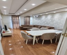 Satılır Yeni Tikili Memar Əcəmi m., 2-ci mikrorayon, Nəsimi r.